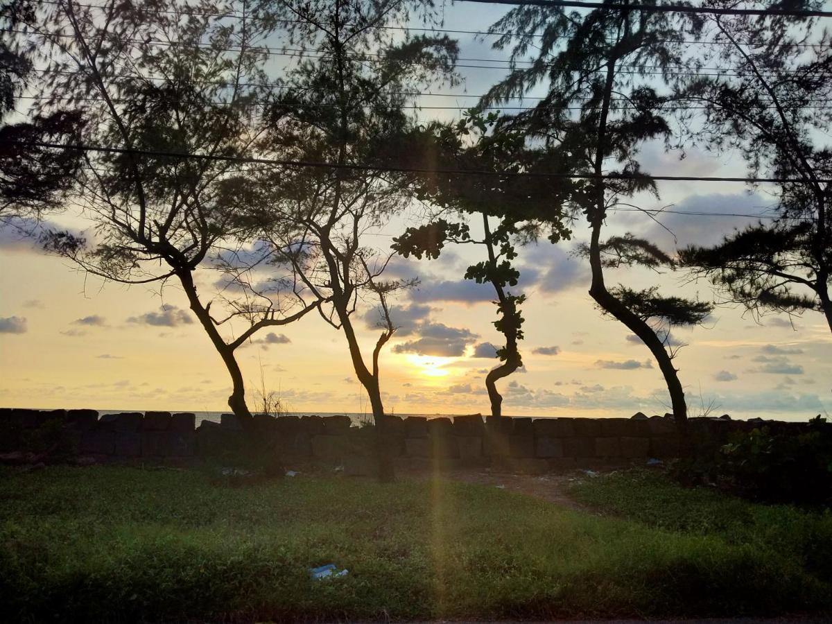 Enocean Homestay Cherai Beach Buitenkant foto
