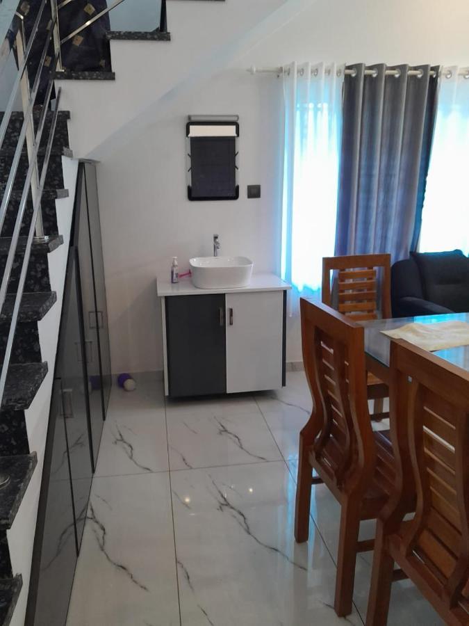Enocean Homestay Cherai Beach Buitenkant foto