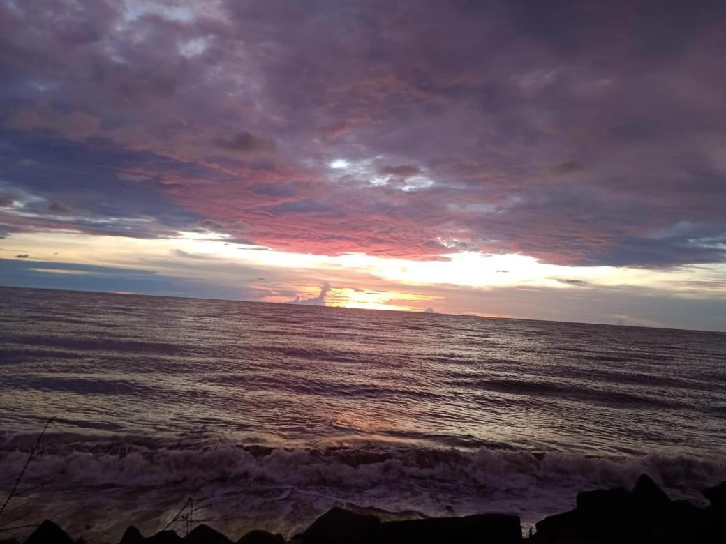 Enocean Homestay Cherai Beach Buitenkant foto