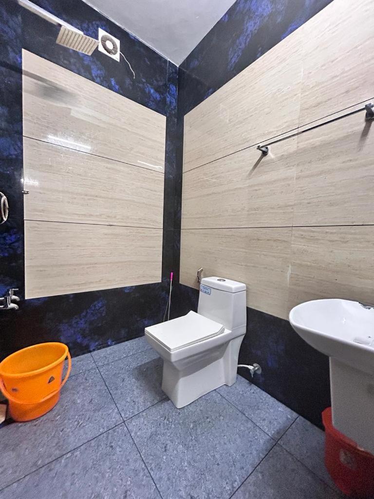 Enocean Homestay Cherai Beach Buitenkant foto
